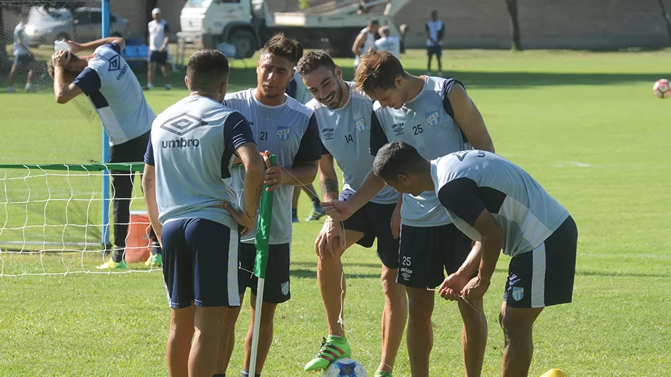 TENDRÁ QUE ESPERAR. Atlético volvería a jugar recién el miércoles, cuando reciba a Palmeiras. LA GACETA/FOTO DE ANTONIO FERRONI