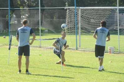 Los jugadores disponibles del mercado no convencieron al Decano