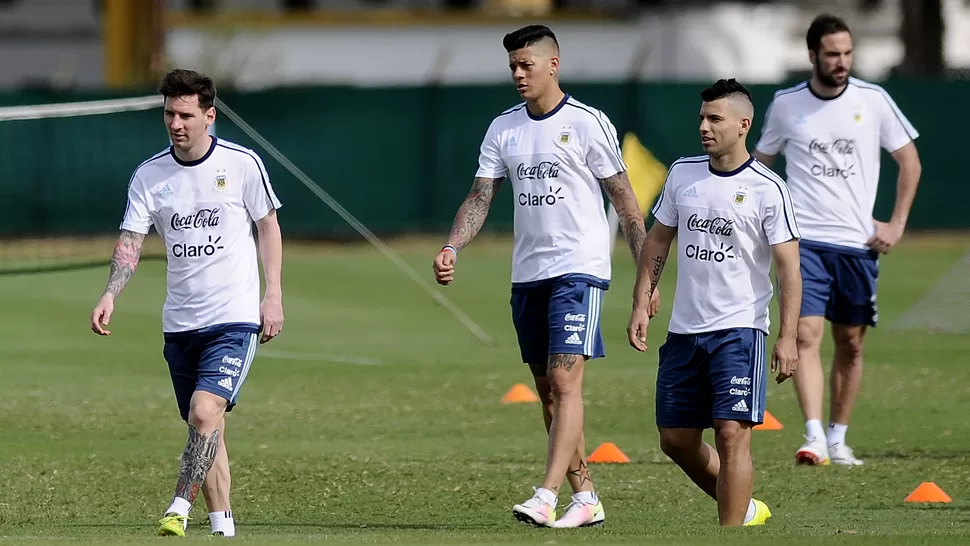 UNA FIJA. Messi, Agüero, Higuaín y Rojo volvieron a ser citados por Bauza. ARCHIVO