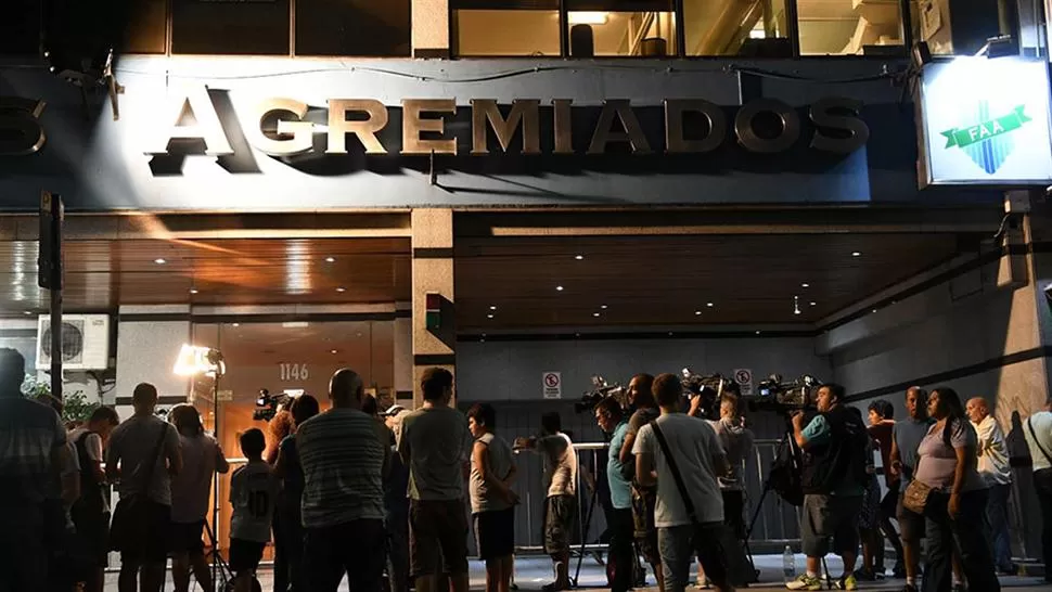 ¿Vuelve el fútbol? Todo lo que pasará este viernes