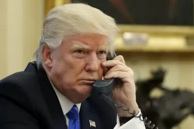 Trump acusó a Obama de espiar sus conversaciones telefónicas