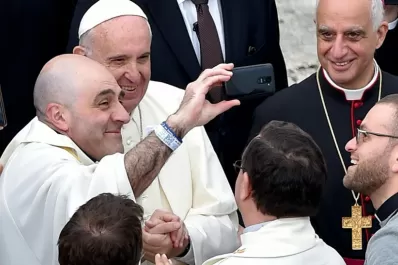 Papa Francisco: ¿qué pasaría si tratáramos a la Biblia como a nuestro celular?