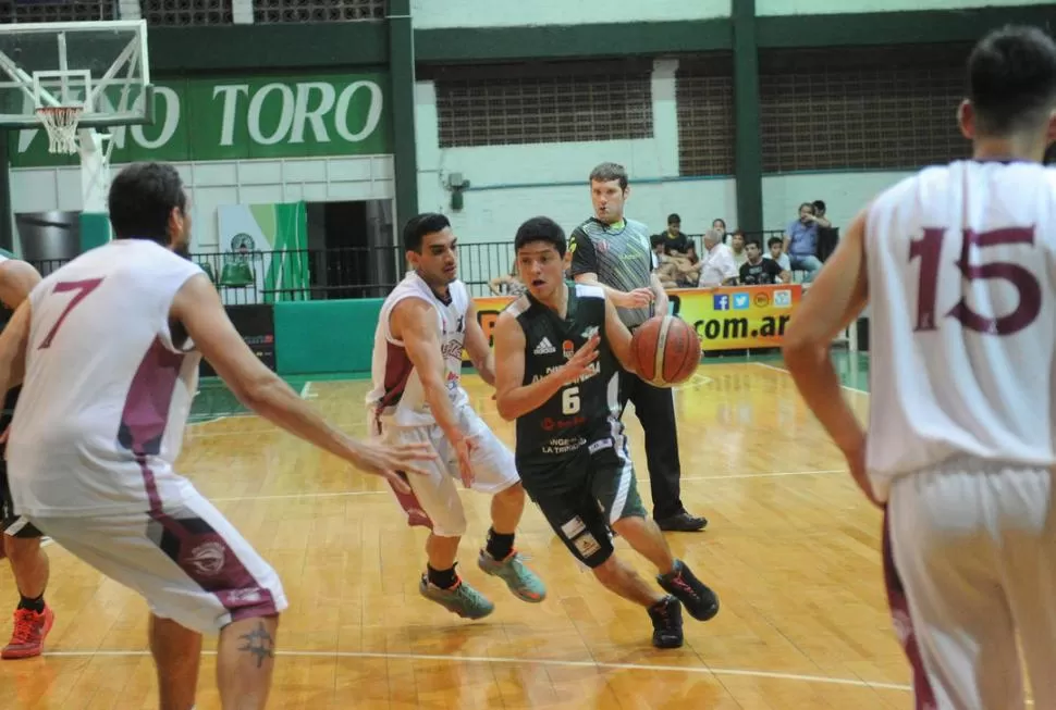 CLAVE. Luciano Décima promedia casi 10 puntos por juego en Nicolás Avellaneda. la gaceta / foto de héctor peralta