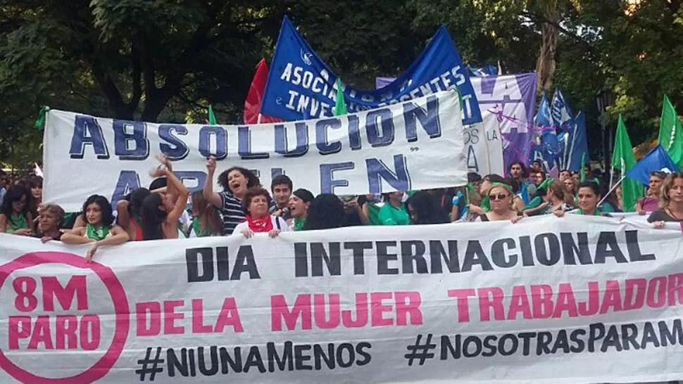 Movilización de mujeres. FOTO DE SILVIA DE LAS CRUCES. 