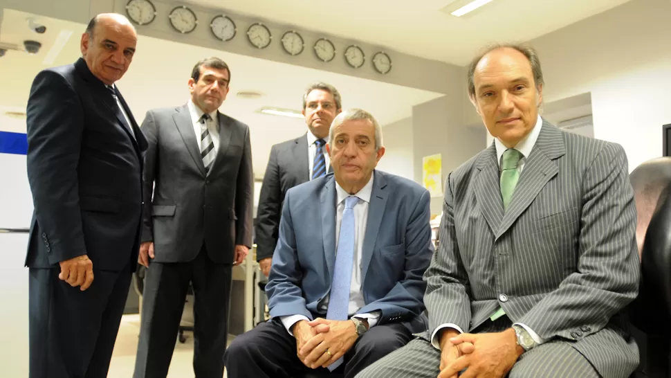 VISITA PROTOCOLAR. Los ministros públicos o procuradores generales Jiménez, De la Rúa, Montivero, Quattropani y Viñals. LA GACETA/ ANALÍA JARAMILLO.