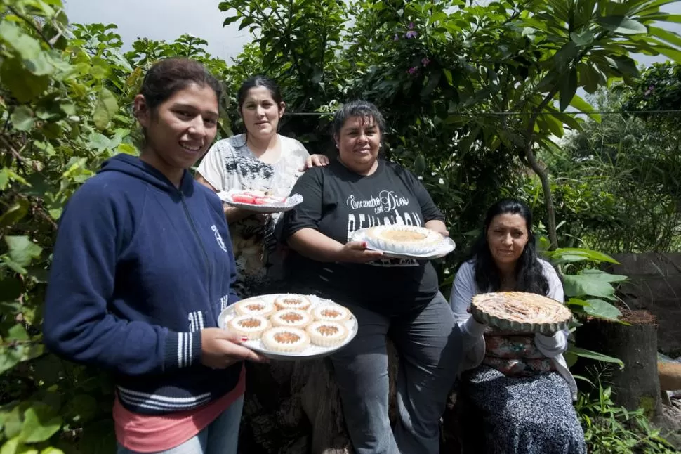 FELICES. Adriana (en el medio) junto a sus compañeras de proyecto. 