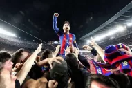 Video: Messi se volvió loco y festejó con los hinchas en la tribuna