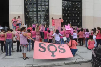 El arte reclamó contra la violencia frente a Tribunales