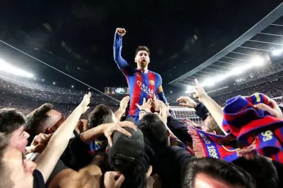 Video: Messi se volvió loco y festejó con los hinchas en la tribuna