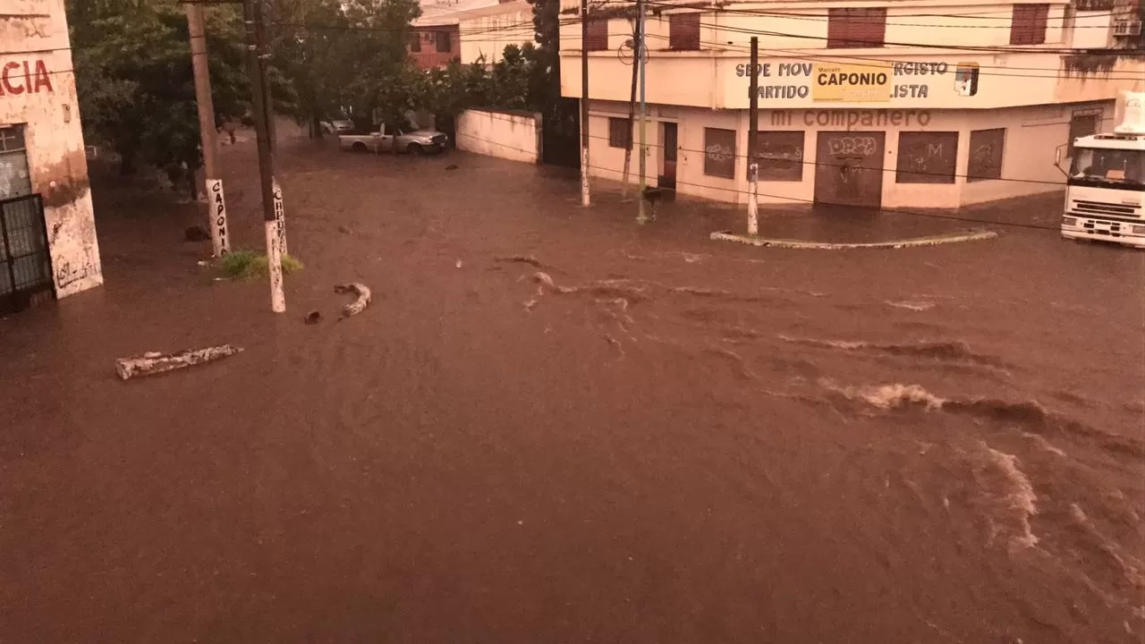 UN RÍO. ASí estaba ayer Muñecas al 1.700. LA GACETA EN WHATSAPP (3815870289)