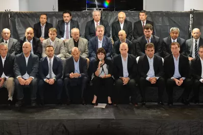 Bullrich presentó el decreto y puso a Tucumán como ejemplo de su política