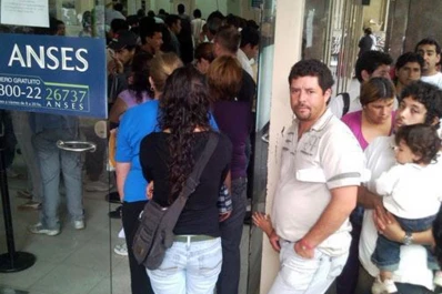 Aumentan las jubilaciones y las asignaciones familiares