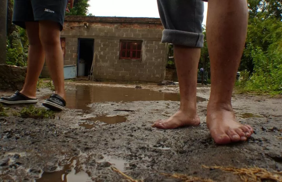 FRANJAS DE MAYOR VULNERABILIDAD. Sin posibilidades de generar ingresos, los niños y los jóvenes son los más expuestos a la pobreza.  la gaceta / foto de Osvaldo Ripoll