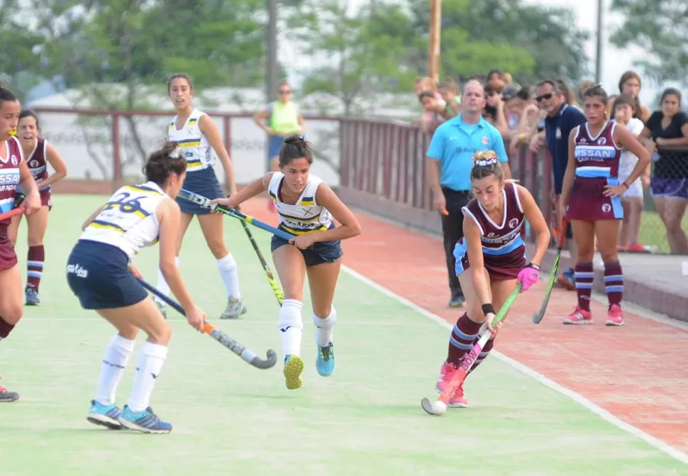 DEBUT. Las chicas de Jockey y de Lawn Tennis abren juego en Yerba Buena. LA GACETA / FOTO DE héctor peralta (ARCHIVO)