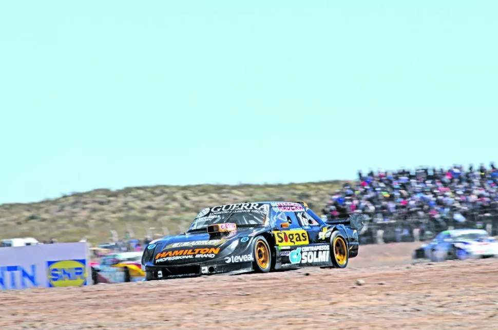 LA NAVE. Luis José Di Palma acelera el “Toro” en la pista de Centenario. Prensa ACTC