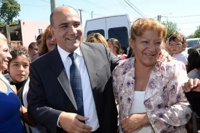 La suba para todos los estatales rondará el 23%, según Manzur