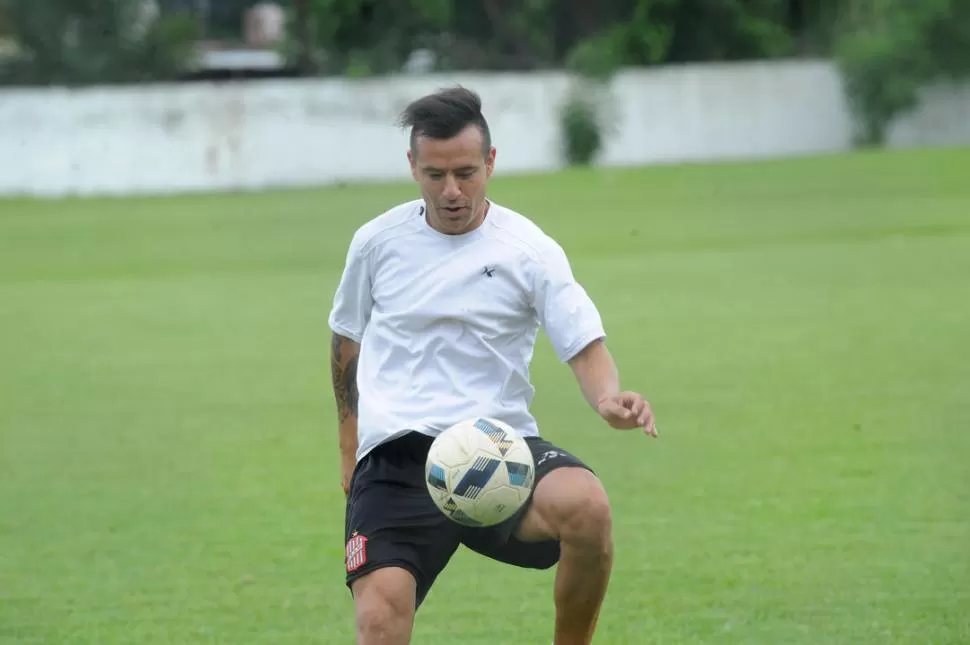 A JUGAR. Viturro será el encargado de generar fútbol en San Martín. la gaceta / foto de hectoer peralta