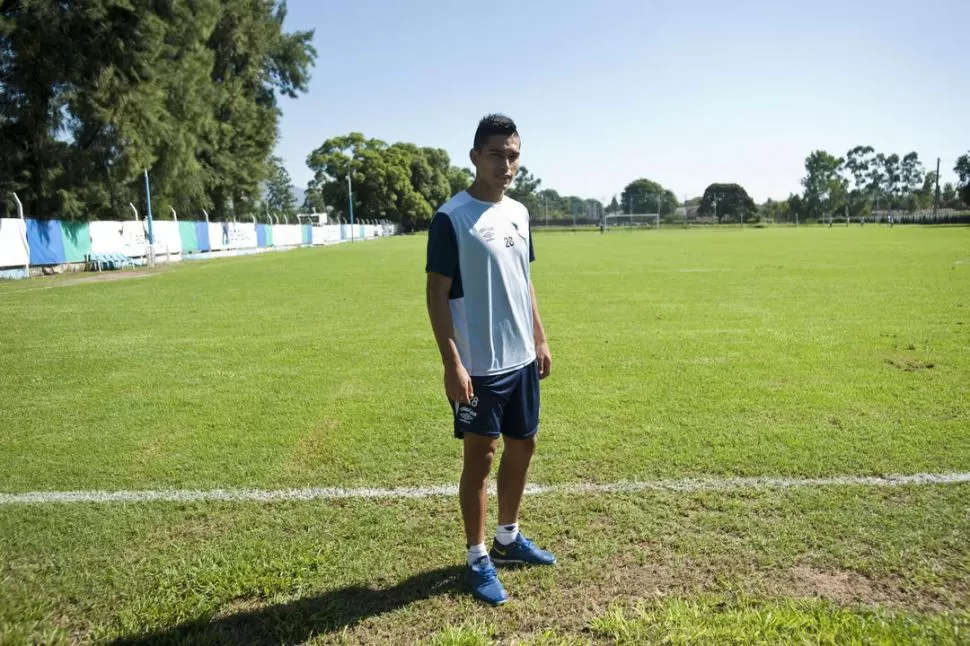 FELIZ. Álvarez hace un parate en el entrenamiento de ayer en el complejo.  la gaceta / foto de Inés Quinteros Orio