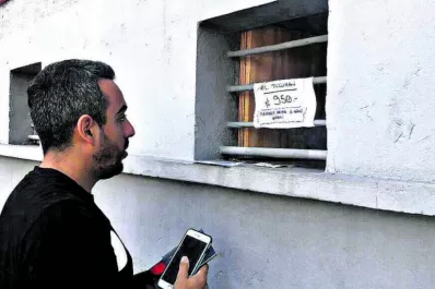 Los hinchas del “Decano” ya están en Montevideo y se harán sentir esta noche