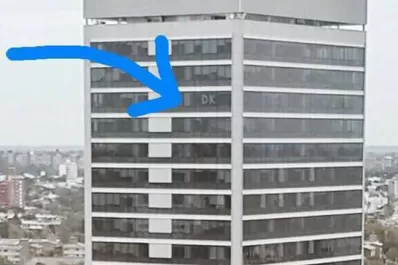 En Montevideo, el fanatismo de los Decanos llega hasta el cielo