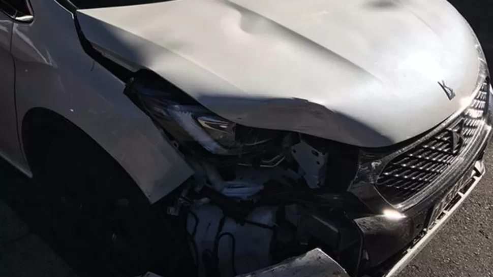 Así quedó el auto que conducía el cantante. FOTO TOMADA DE INFOBAE.COM