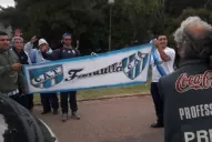 Los hinchas de Atlético se hicieron sentir y “coparon” las calles de Montevideo