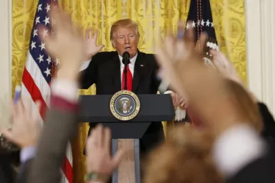 Los hechos son enemigos del pueblo