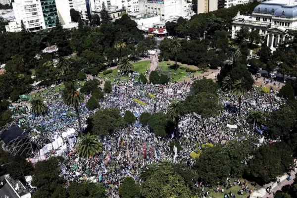 Contundente reclamo docente en Buenos Aires