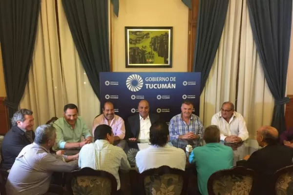 Los gremios estatales aceptan una suba del 23%