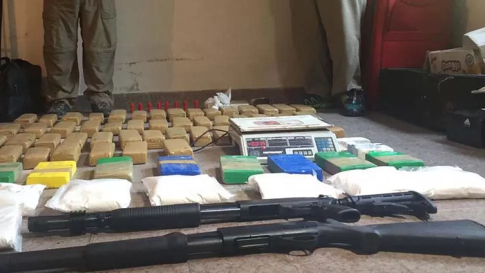 RESULTADO DE UN SECUESTRO. Drogas, armas y dinero. ARCHIVO