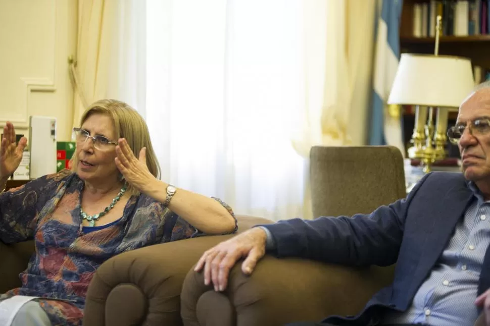 CUENTAS. El presupuesto para este año es de $3.500 millones, pero la UNT espera que la Nación envíe más fondos.  la gaceta / FOTO DE JORGE OLMOS SGROSSO