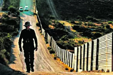 Trump escucha propuestas para el muro