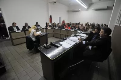 Un funcionario dejó plantados a los concejales y a las maestras