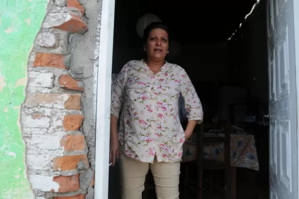 Una niña de dos años podría perder un brazo luego de recibir un balazo