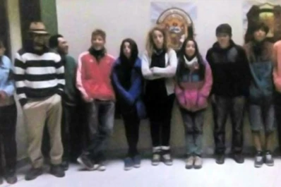 Detuvieron a 11 argentinos en Cusco por pintar un muro inca