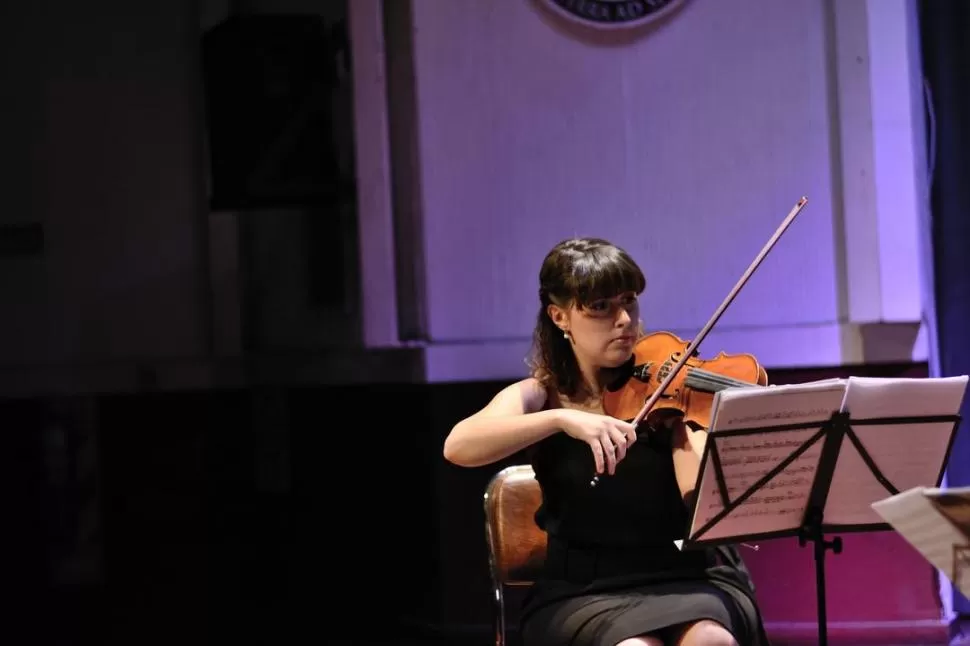 AL FRENTE. “Este es el comienzo de otra forma de trabajar, tratando de hacer crecer la orquesta”. Gentileza Penélope Albornoz.-