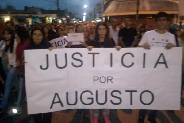 Vecinos de Lules pidieron justicia por el asesinato del joven a la salida del boliche