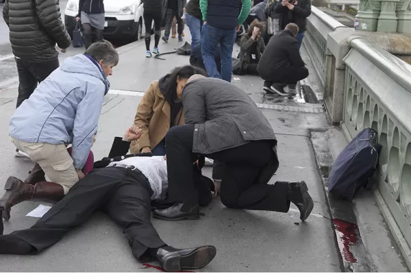 Incidente terrorista en Londres: confirmaron ya cinco muertos y al menos 20 heridos