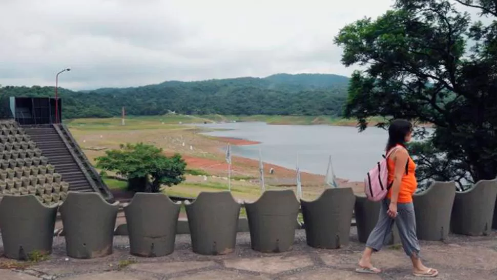 Se espera una jornada gris, con probables lloviznas y chaparrones