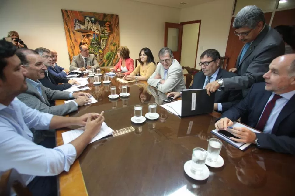 EN DEBATE. Las comisiones de Seguridad y Justicia y de Asuntos Constitucionales se reunieron en la Legislatura. prensa legislatura