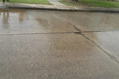 En un lado falta agua, y en otro sobra, pero la SAT no responde