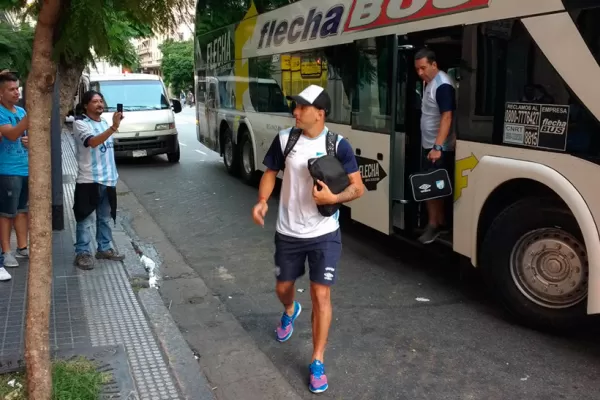 Atlético llegó a la Capital y fue recibido por sus hinchas