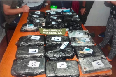 Hallaron más de 20 kilos de cocaína en un colectivo que había salido de Tucumán
