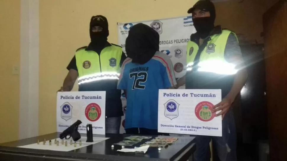 RÁPIDA INTERVENCIÓN. Los uniformados de la Digedrop interceptaron y detuvieron al sospechoso. policía de tucumán