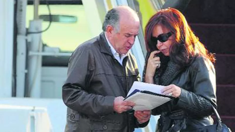 OSCAR PARRILLI Y CRISTINA FERNÁNDEZ. FOTO TOMADA DE PAGINA12.COM.AR