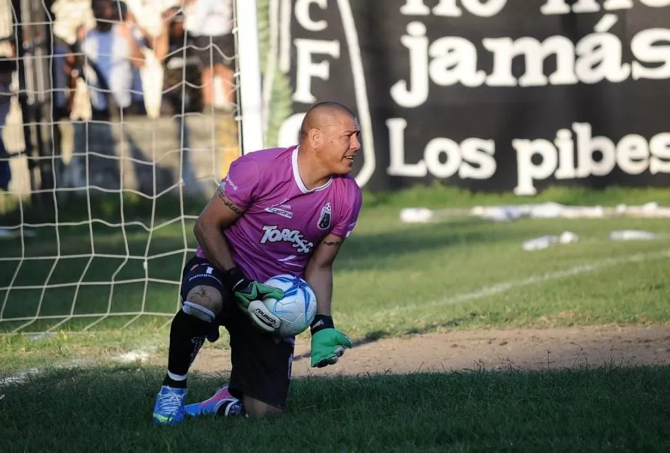 SEGURIDAD. Romero es el arquero de Jorge Newbery. la gaceta / foto de Osvaldo Ripoll