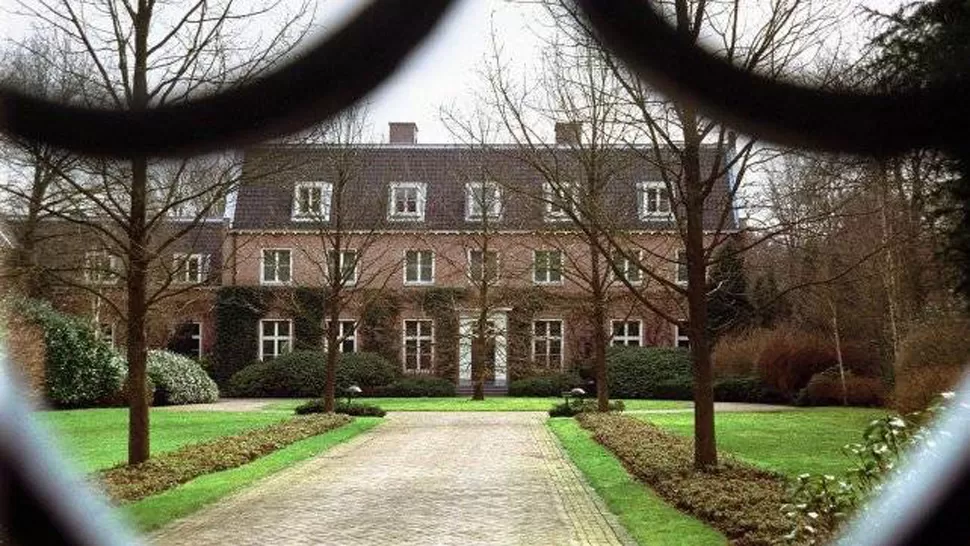 RESIDENCIA DE CAMPO DE LOS REYES DE HOLANDA. FOTO TOMADA DE LOSANDES.COM