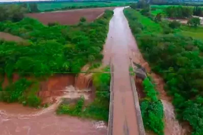 Video: el desborde del río Marapa registrado desde un dron