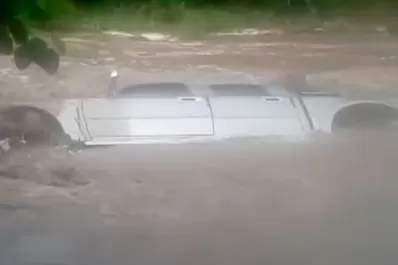 Si no salíamos, nos tapaba el agua y moríamos ahogados, relató una de las maestras