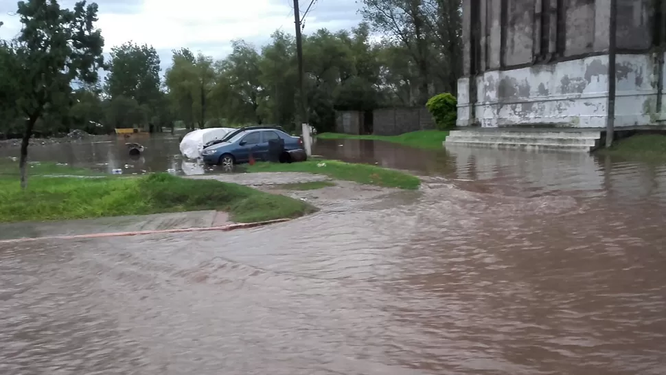 INUNDACIONES EN EL SUR. FOTO ENVIADA A TRAVÉS DE WHATSAPP. 